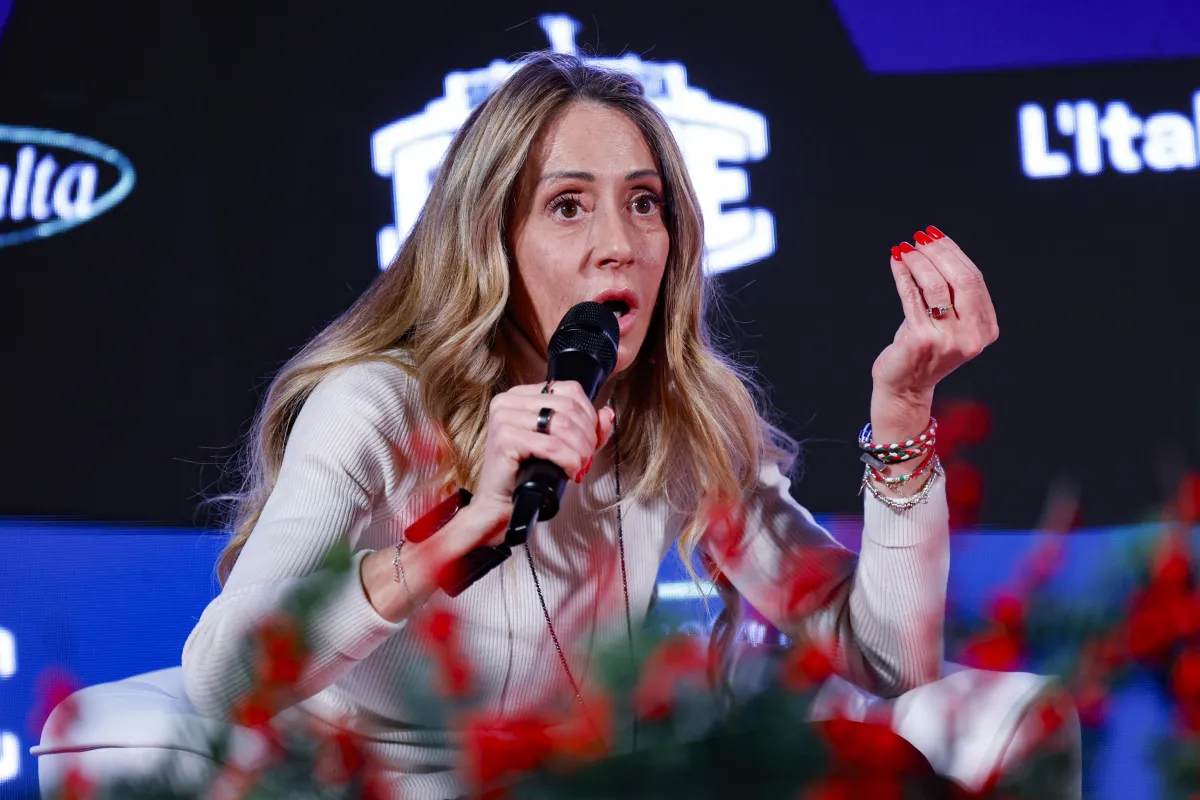 Perché Arianna Meloni ha risposto a Elly Schlein su Tolkien e il Signore degli anelli (e cosa ha detto su Vannacci)