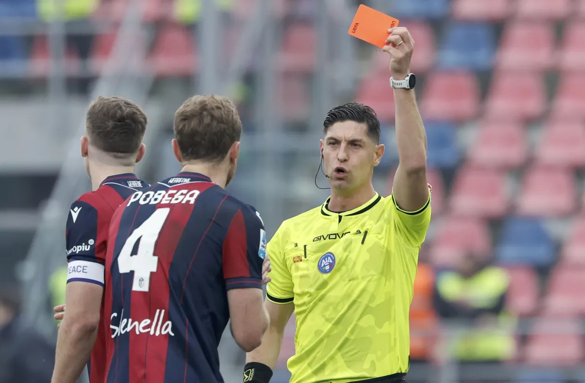 Espulsione Pobega: quante giornate salta il centrocampista del Bologna? 