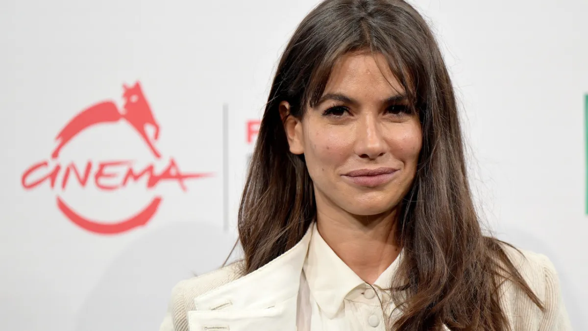 Che malattia ha avuto Giulia Michelini? Cosa è successo sul set di "Afrodite"