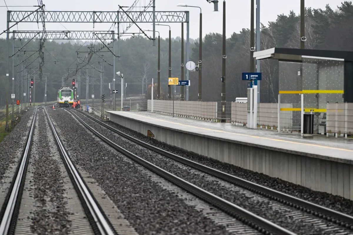 Treni sabotati per le Olimpiadi: perché, dopo la rivendicazione degli anarchici, per Vittorio Feltri è terrorismo