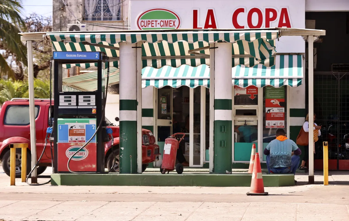 Cuba, l’embargo petrolifero USA blocca i voli: impatti sul turismo