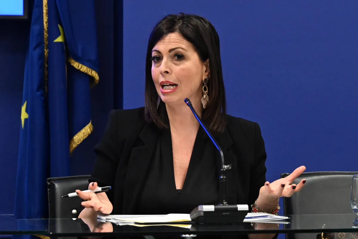 Rai caos senza fine, la destra blocca ancora i lavori in Vigilanza: convocato l’ad Giampaolo Rossi