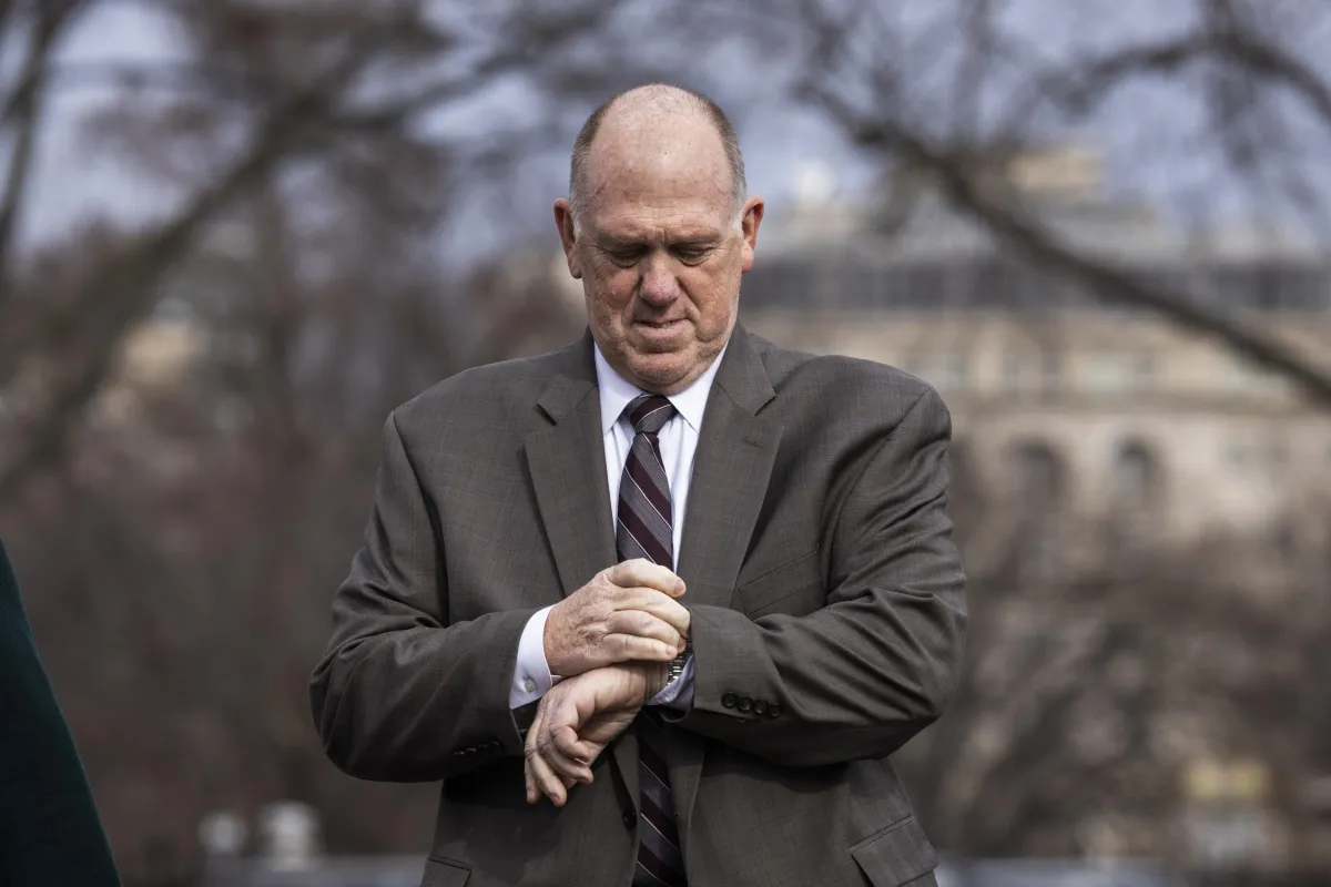 USA, fine dei controlli sull'immigrazione in Minnesota: l’amministrazione annuncia il ritiro delle forze ma la controversia continua