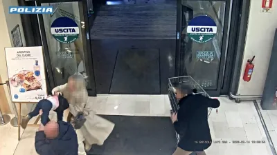 Shock a Bergamo, 47enne tenta di rapire una bimba al supermercato e le frattura il femore: arrestato 
