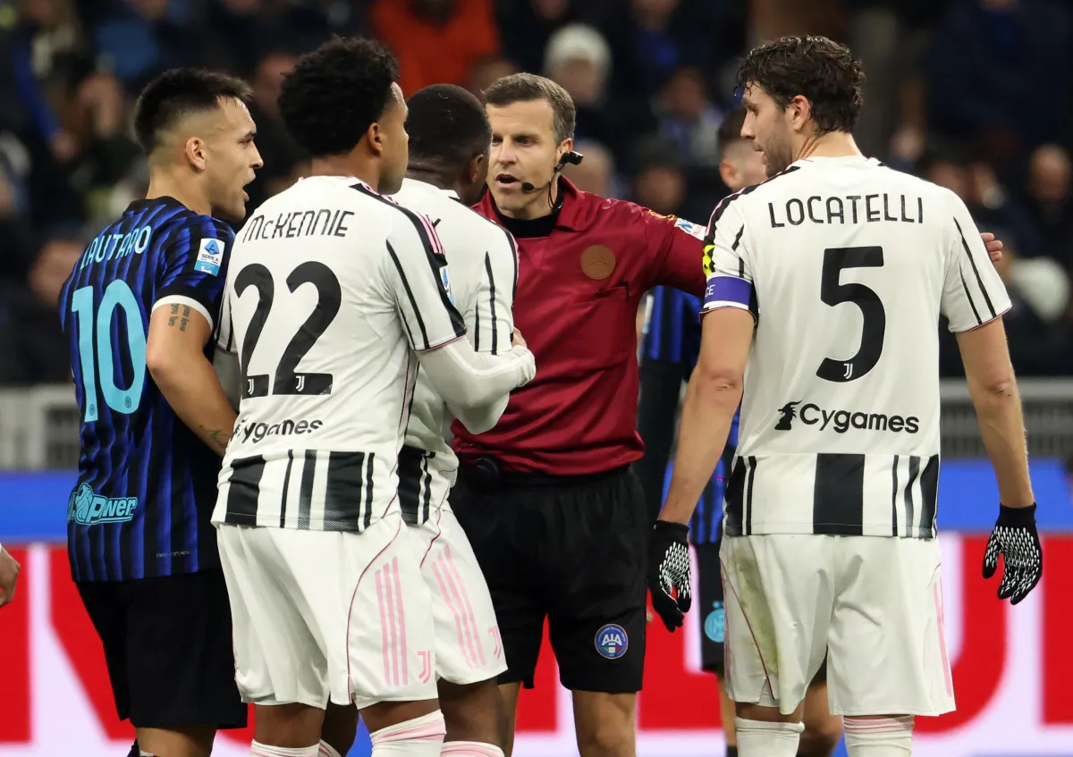 Chi è Federico La Penna, l’arbitro dello scandaloso episodio Bastoni-Kalulu in Inter-Juventus