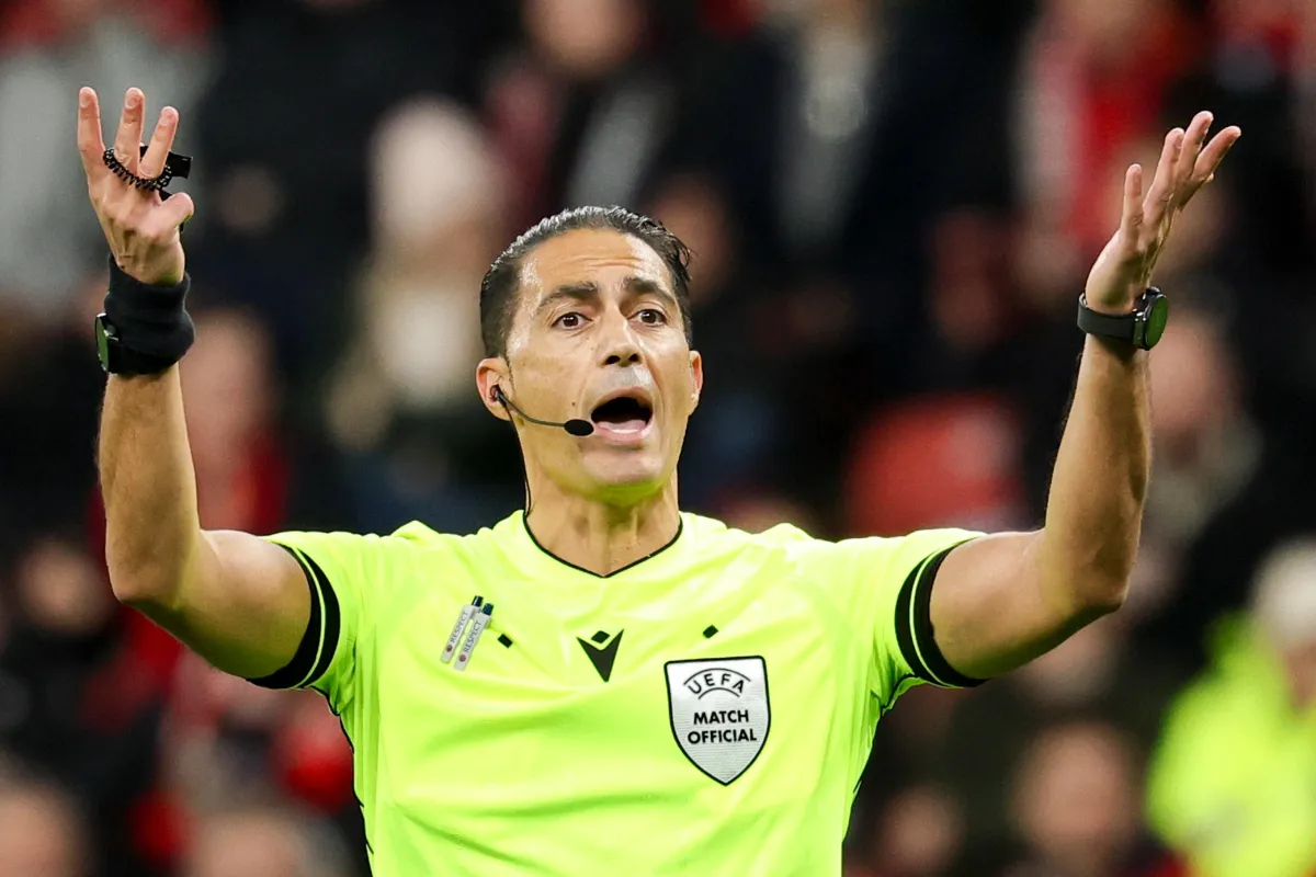 Borussia Dortmund – Atalanta: chi arbitra l'andata del playoff di Champions League?