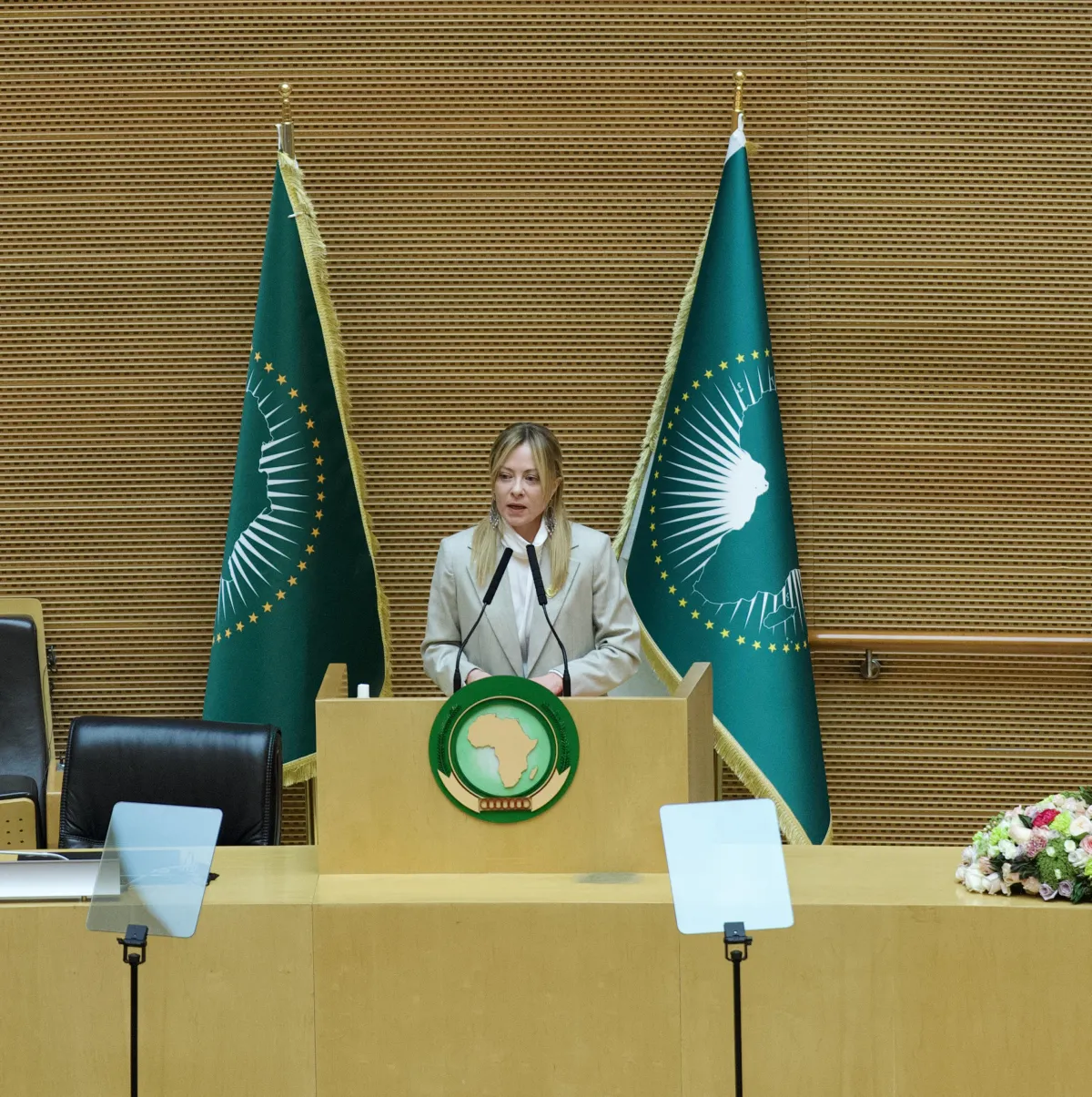 Meloni tra Trump e il referendum: funambolismi atlantici e resa dei conti alle urne