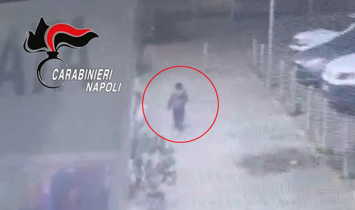 Shock a Caivano, 45enne tenta di rapire un bambino al supermercato: "Questo non è tuo figlio". Arrestato