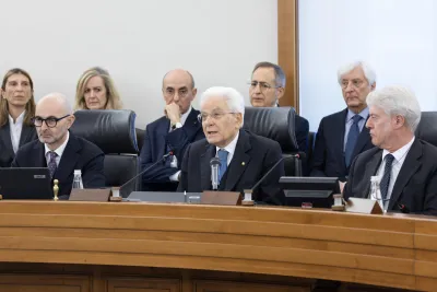 Mattarella a sorpresa al plenum del CSM lancia un monito a politica e magistratura: cosa ha detto