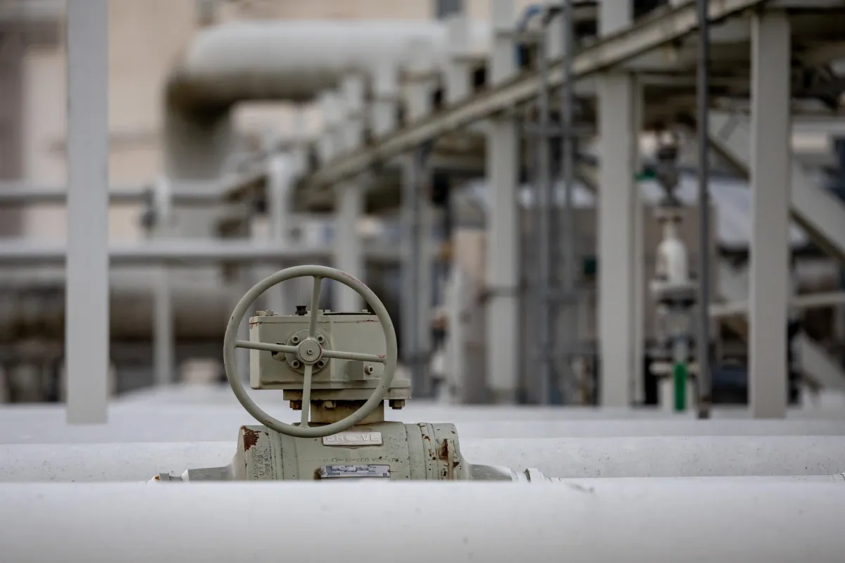 Ungheria e Slovacchia bloccano le esportazioni di gasolio verso l'Ucraina: l'UE convoca una riunione d'urgenza