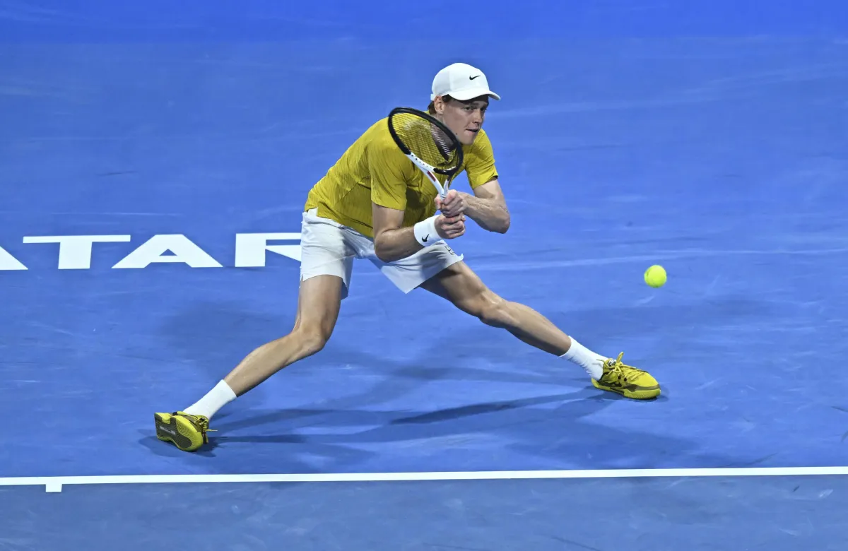 Sinner fuori dall’ATP 500 di Doha: quanto allunga Alcaraz in classifica?