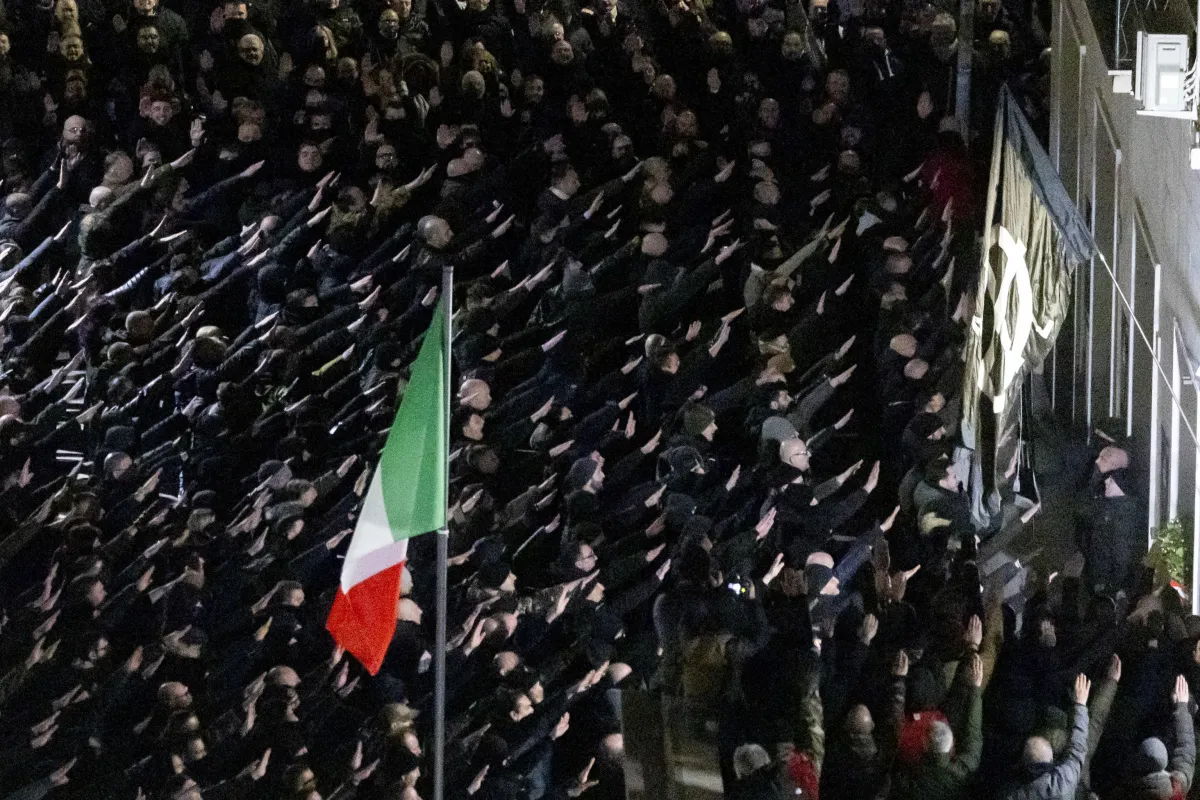 Acca Larenzia, il Gup di Roma proscioglie 29 indagati per i saluti romani davanti all’ex sede dell’MSI