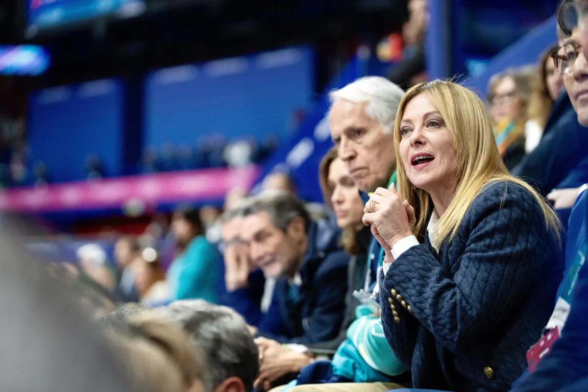 Meloni super ospite di Sanremo? L'indiscrezione (e il commento al veleno di Matteo Renzi)