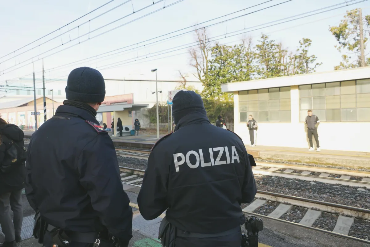 Tragedia a Trapani, 17enne muore investito da un treno: ascoltava musica con le cuffie