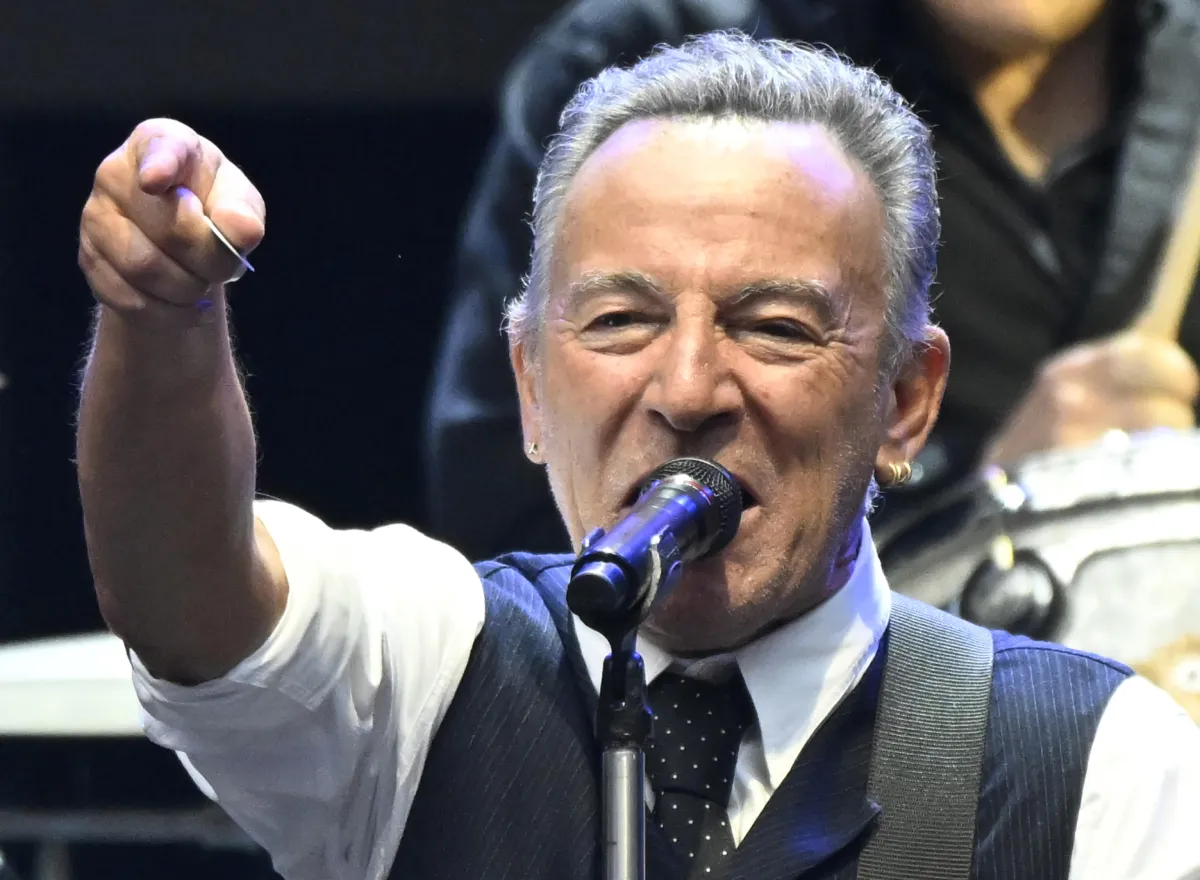 Bruce Springsteen, il Land of Hope and Dreams Tour diventa un atto politico: botta e risposta con Washington