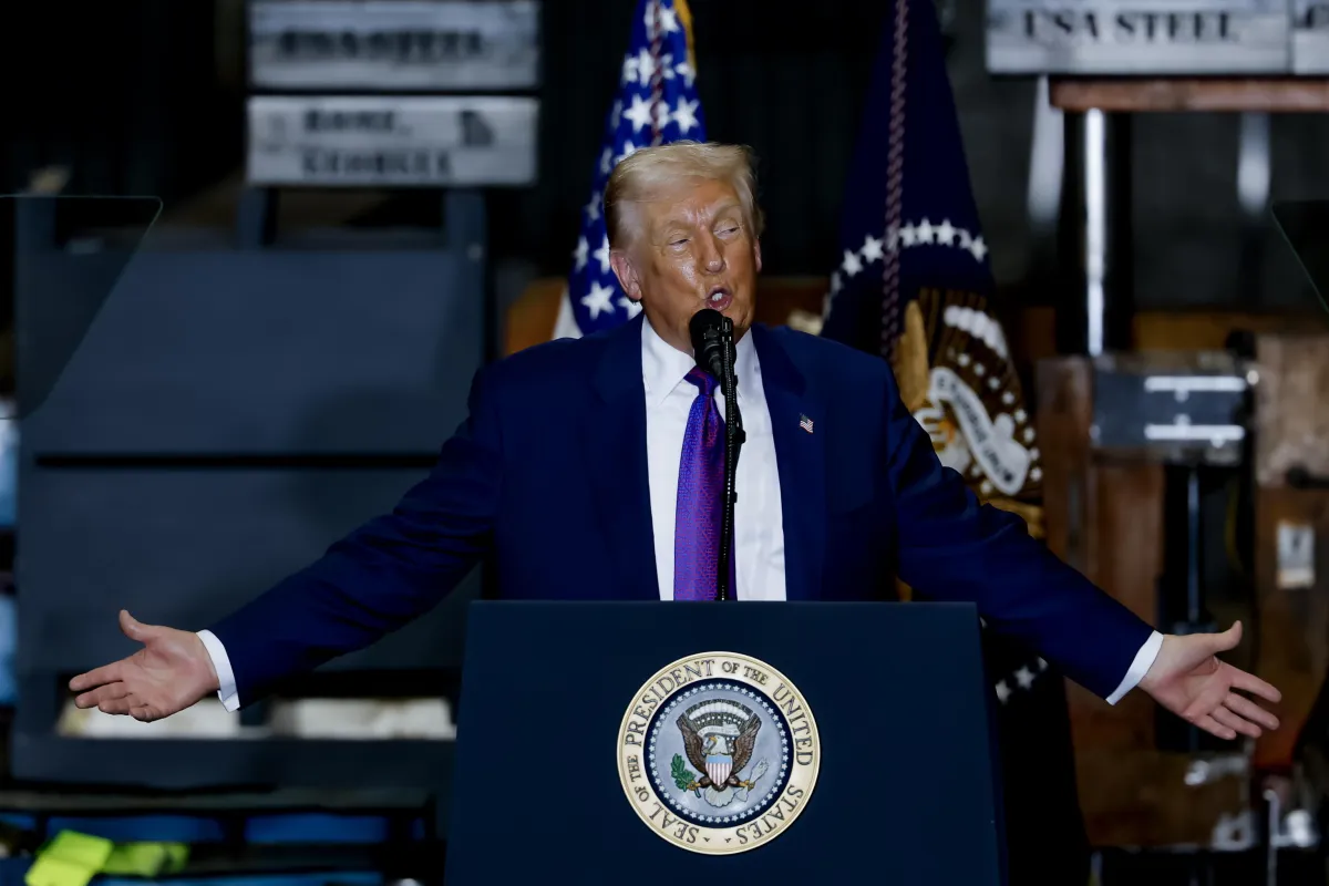 Trump aumenta i dazi globali al 15%: il nuovo annuncio del presidente USA dopo la sentenza della Corte Suprema