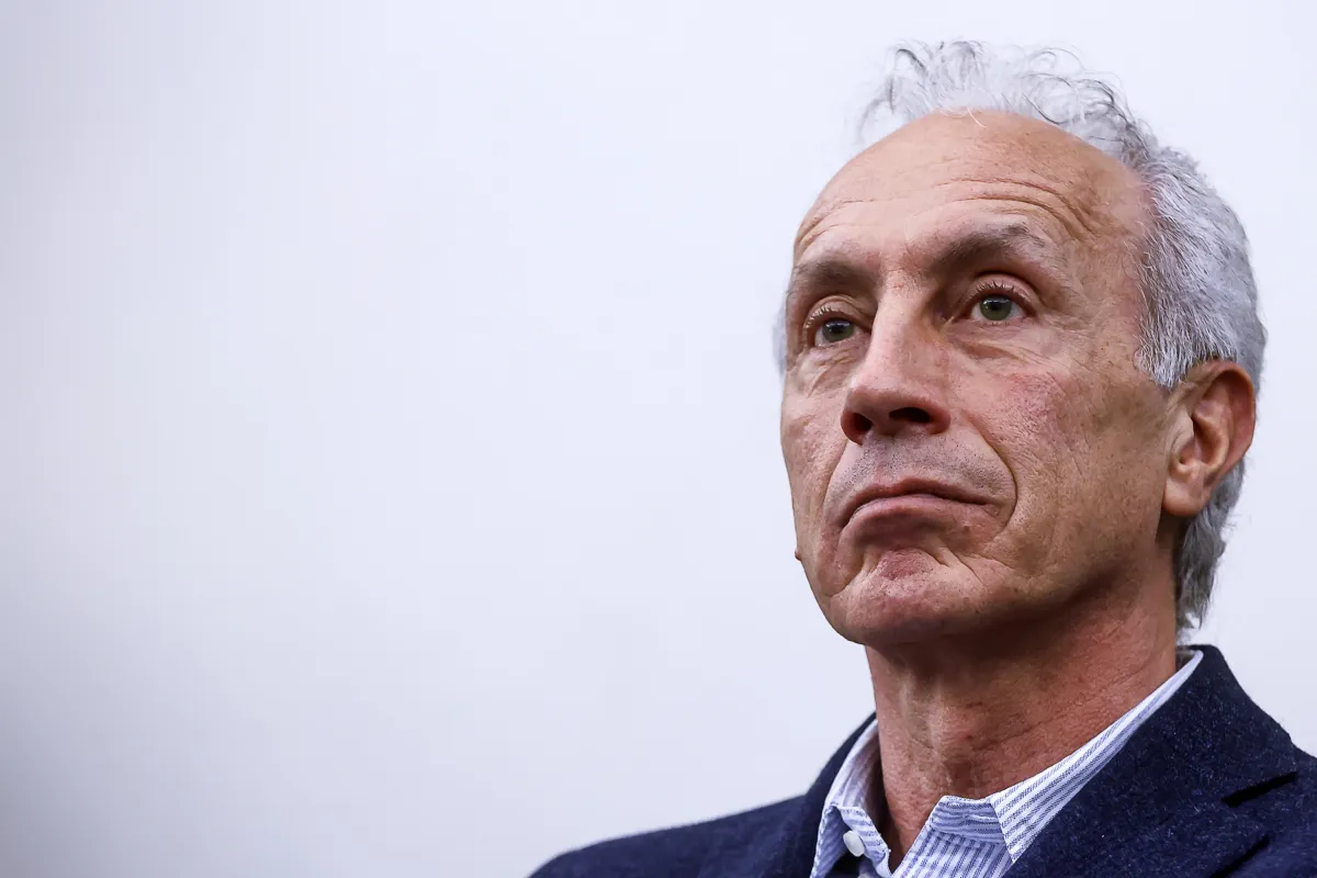 Poliziotto di Rogoredo, per Travaglio il fronte del Sì per il referendum sulla Giustizia ha pestato "il classico merdone"