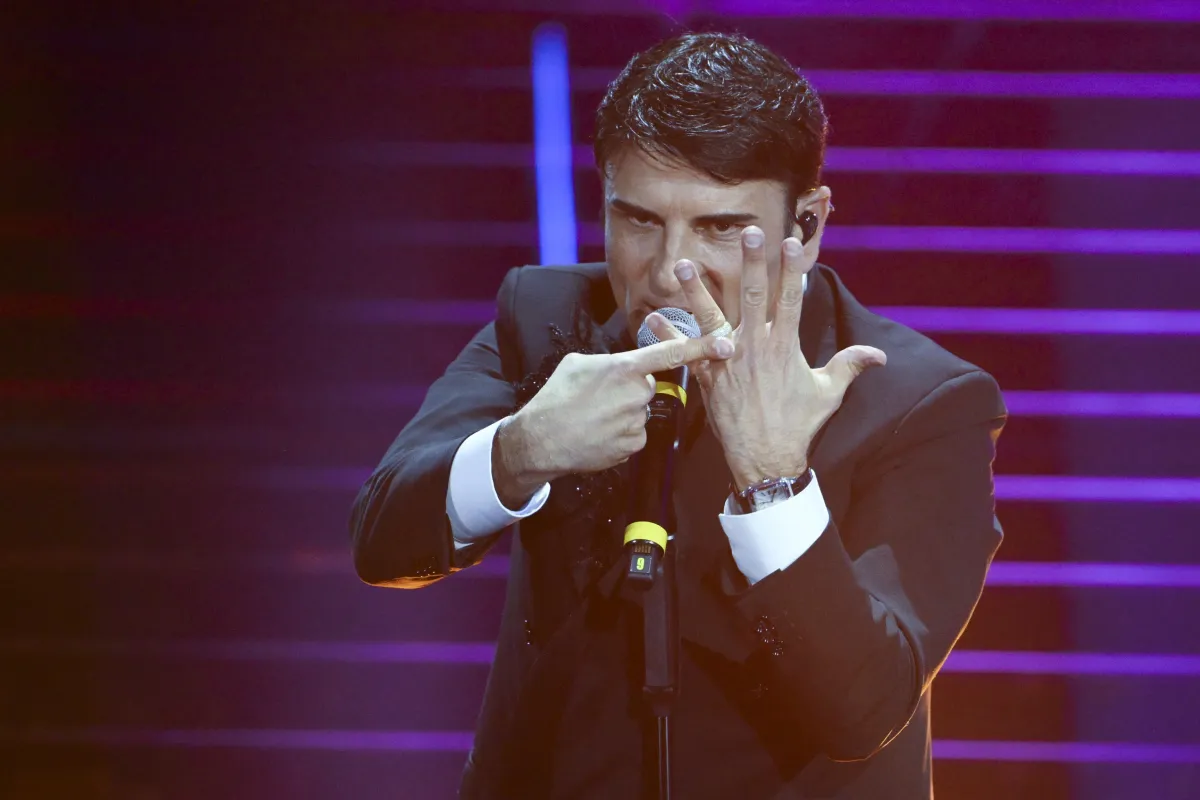 Sal Da Vinci e la moglie Paola Pugliese: la storia d’amore e il loro matrimonio