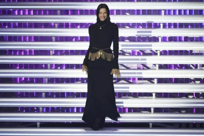 L'Italia politica litiga per Irina Shayk a Sanremo (ma Travaglio è sempre sul fronte russo) 