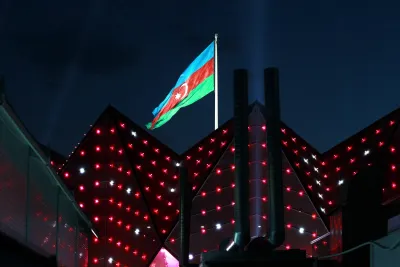 Azerbaigian, droni iraniani colpiscono l’aeroporto di Nakhchivan: la crisi in Medio Oriente si intensifica