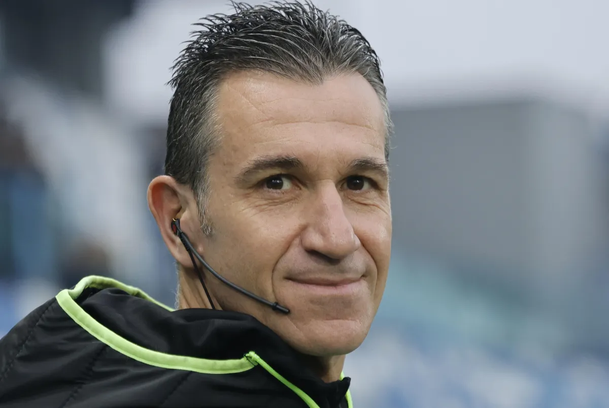 Derby Milan–Inter affidato a Daniele Doveri: guardano i precedenti, a chi porta più fortuna?