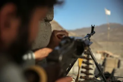 Afghanistan-Pakistan, scontri lungo il confine: oltre 100mila sfollati