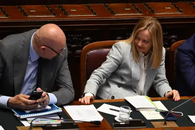 Iran e Ucraina: per Travaglio, siamo governati da  scemi di guerra 