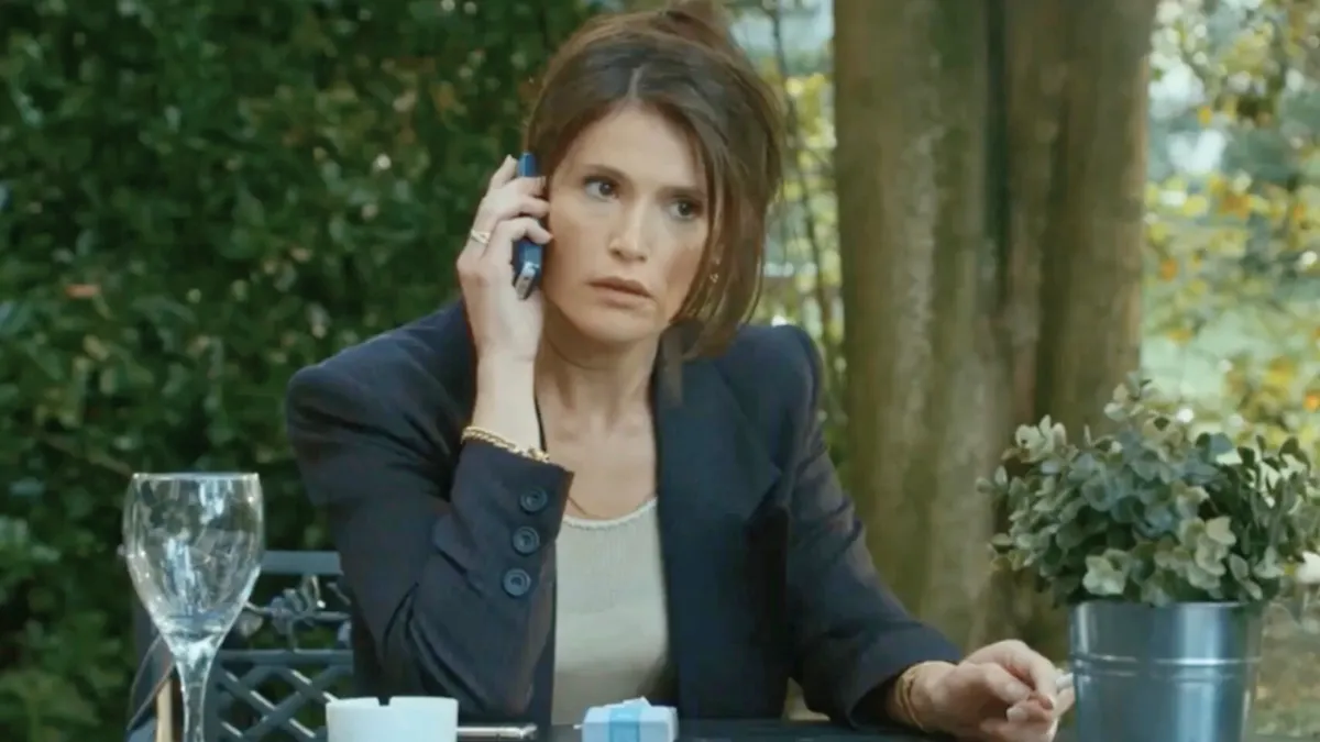 “Caccia all’agente Freegard”, come finisce e dove è stato girato? La storia vera dietro il film