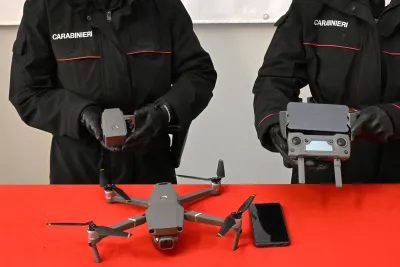 Udine, spia l'ex con un drone e diffonde sue foto: scatta il divieto di avvicinamento per un 31enne