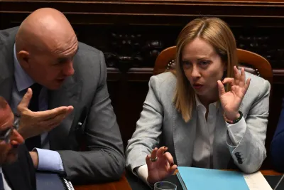 Orsini accusa Crosetto e Meloni dello sterminio dei bambini iraniani