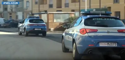 Catania, minaccia l’ex amante e il marito con un bastone e prova a investirli con l'auto: arrestato 