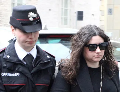 Neonati sepolti a Traversetolo, Chiara Petrolini: "Non sono un'assassina". Le prime parole in aula 