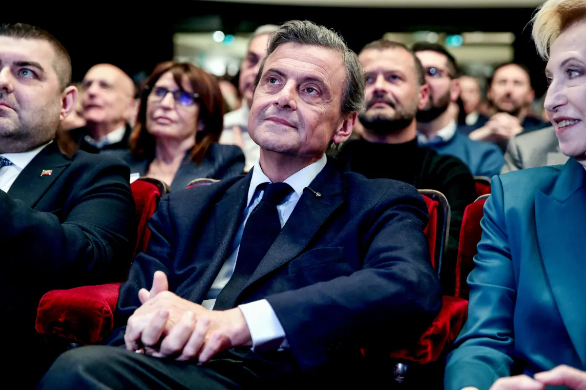Referendum sulla Giustizia, l'incredibile resa di Carlo Calenda a una settimana dal voto