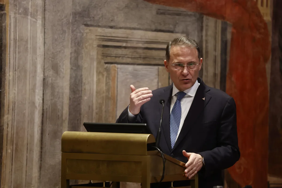 Incontro con l'ambasciatore russo, Governo sotto pressione per il caso Cirielli