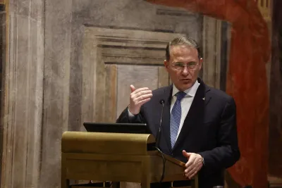 Incontro con l'ambasciatore russo, Governo sotto pressione per il caso Cirielli