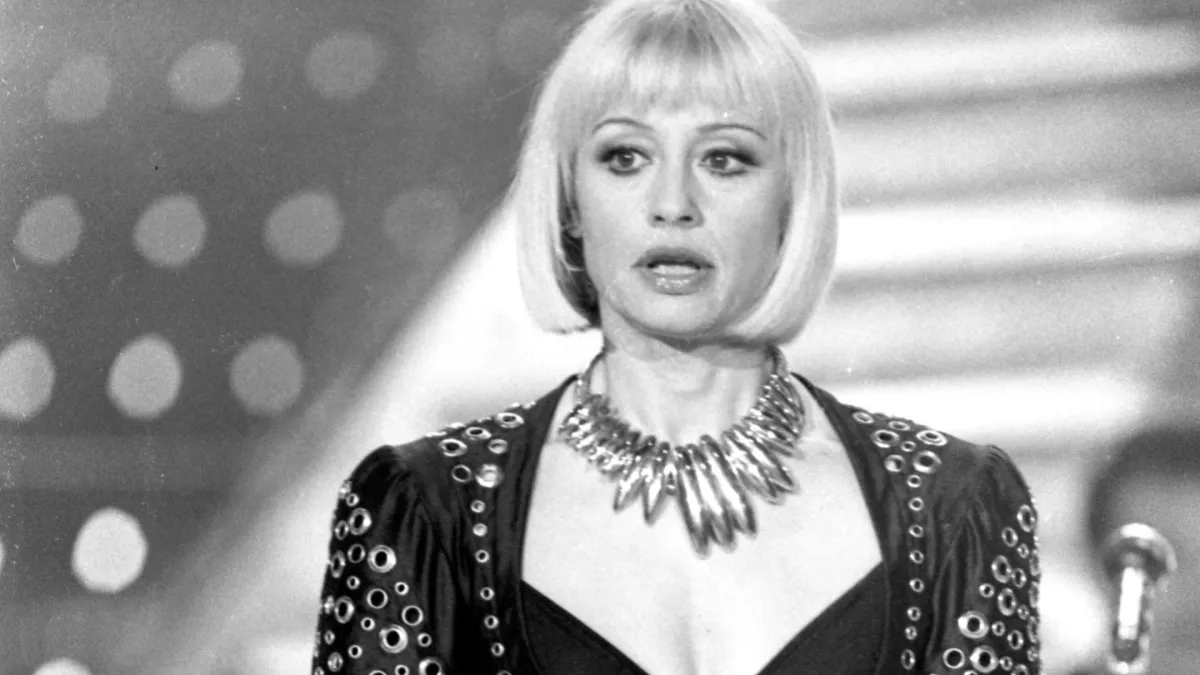 Raffaella Carrà, rivelazione clamorosa sull’eredità: spunta un figlio adottivo