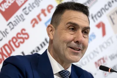 Roberto Vannacci, come è andato il debutto in teatro del Generale