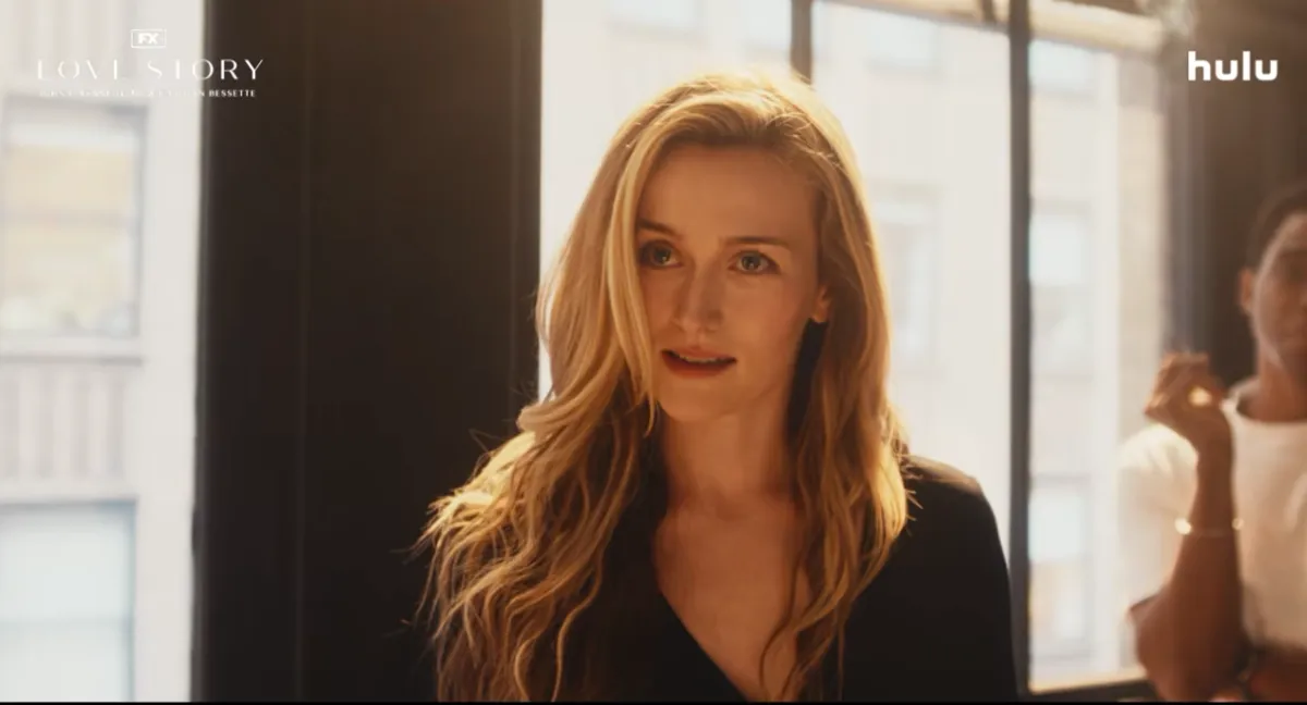 Chi è Sarah Pidgeon: origini e vita privata della Carolyn Bessette di "Love Story" diventata virale su TikTok