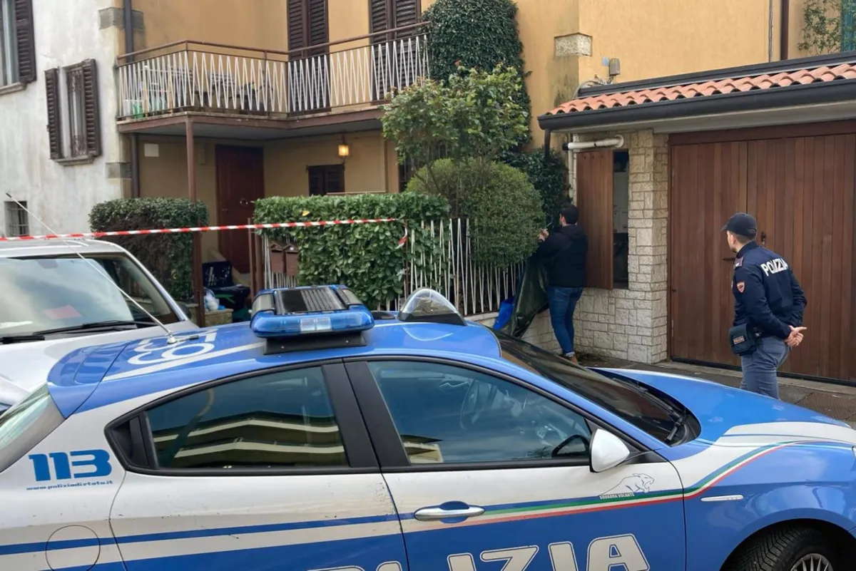 Femminicidio a Bergamo, donna di 41 anni uccisa a coltellate: arrestato il marito