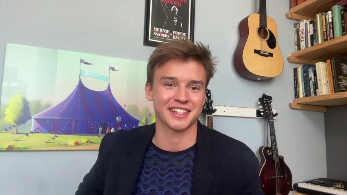 Chi è Maxwell Jenkins: vita privata e carriera del nuovo Fred del live action di "Scooby-Doo"