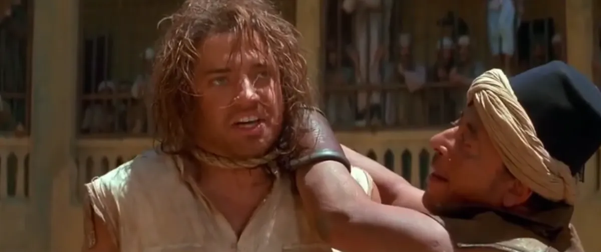 "La Mummia", la verità sulla pericolosa scena dell'impiccagione che fece svenire Brendan Fraser