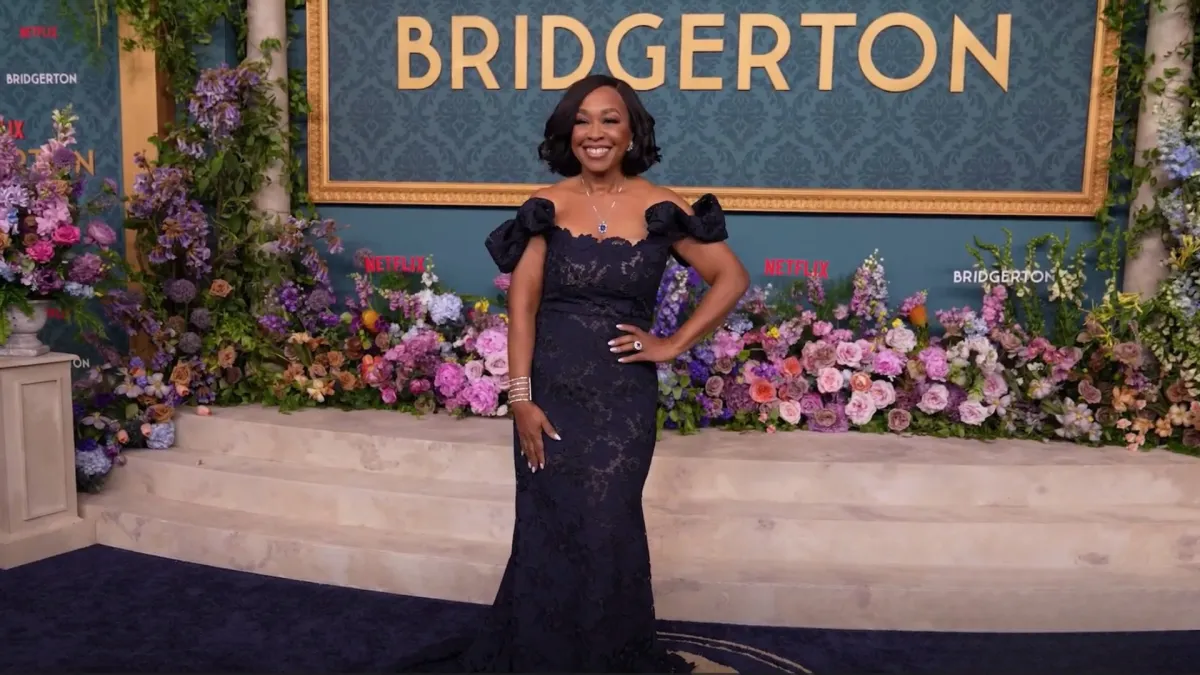 "Bridgerton", Shonda Rhimes rivela l'idea per lo spin-off: ecco su chi sarà e cosa ha detto