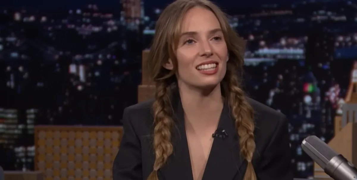 Maya Hawke protagonista di "God of the Woods", di cosa parla la nuova serie Netflix?