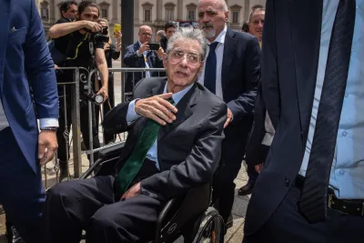 Addio a Umberto Bossi, dove a quando si terrà il funerale: è una scelta di cuore