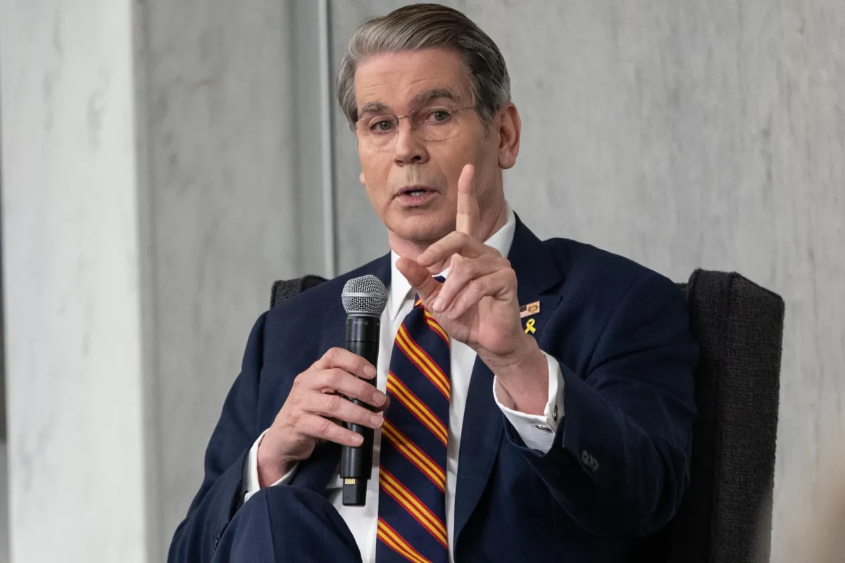 Gli USA allentano le sanzioni sul petrolio iraniano: cosa cambia per il mercato globale