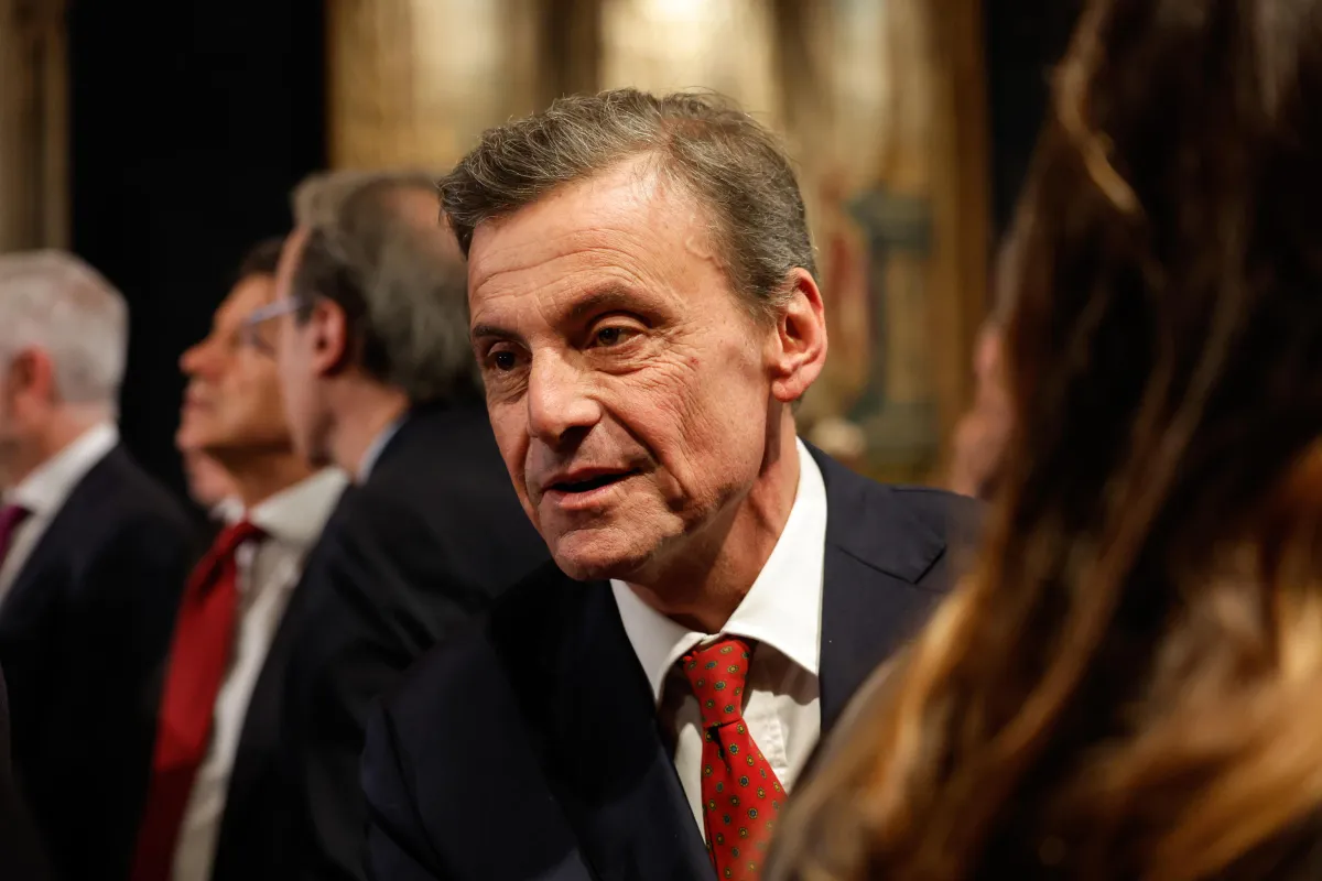 Parte la corsa per il 2027: Calenda svela i suoi 10 punti mentre il campo largo si compatta