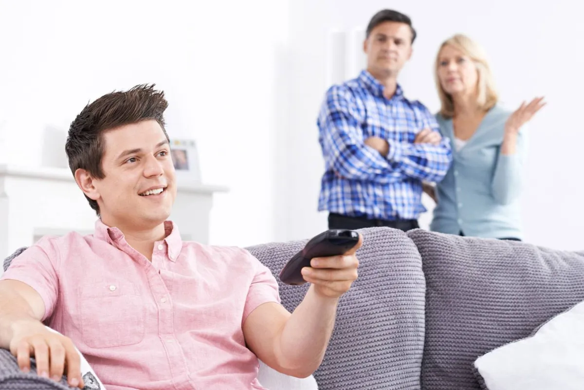 In Italia la percentuale dei giovani che vivono con i genitori è alta rispetto al resto del mondo 