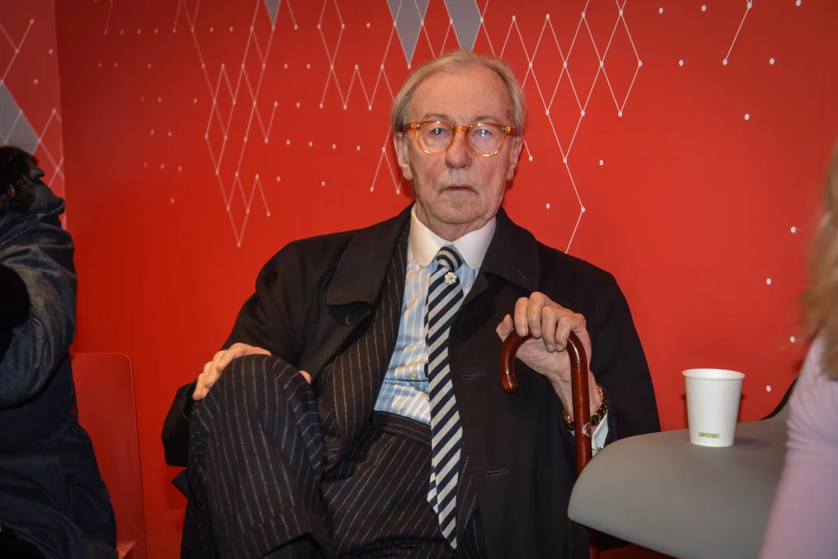 La pirotecnica intervista di Vittorio Feltri al Fatto Quotidiano : il direttore difende Santanché e attacca Meloni