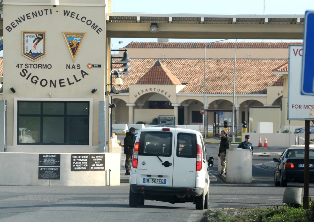 Italia nega agli USA l’uso della base di Sigonella: cosa chiedeva Washington, perché il governo ha detto no 