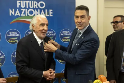 Nuovi equilibri a destra: Alemanno entra in Futuro Nazionale, voto contrario alla fiducia
